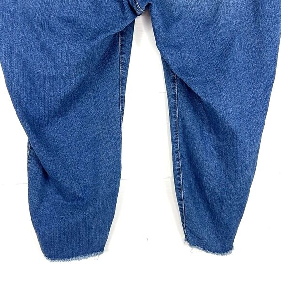 Torrid 3 Button Medium Wash Jeggings Size 26R - Picture 8 of 12